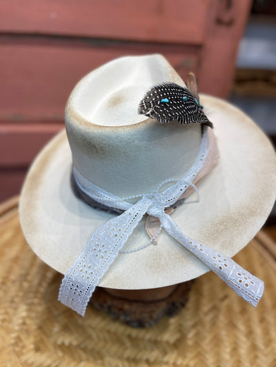 Lainey's Lucky Feather Trail Hat (Spotlight Model)